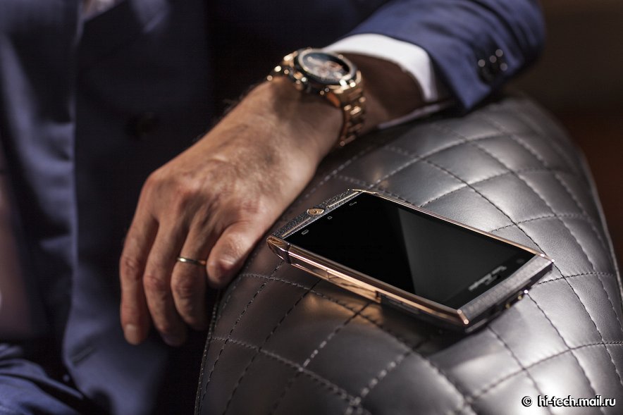 Lamborghini Luncurkan Smartphone Mewah Tauri 88